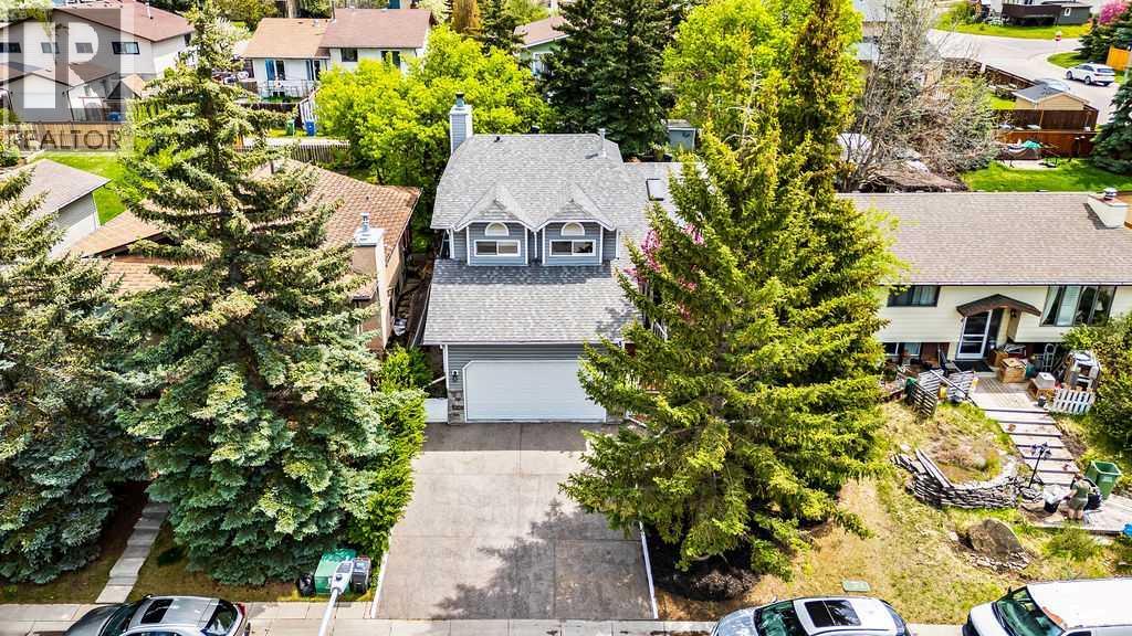 6 Castle Place, Cochrane, Alberta  T4C 1G4 - Photo 42 - A2263704