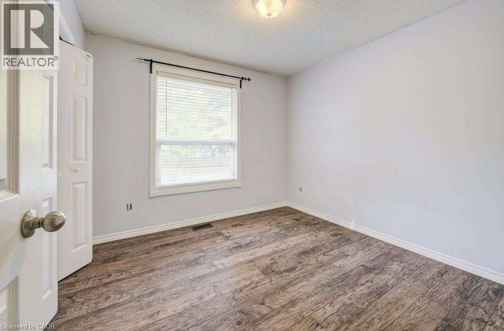 7 Folkstone Crescent, Kitchener, Ontario  N2E 2Y9 - Photo 23 - 40777813