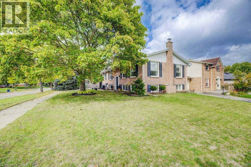 7 Folkstone Crescent, Kitchener, Ontario  N2E 2Y9 - Photo 5 - 40777813