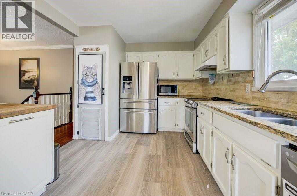 7 Folkstone Crescent, Kitchener, Ontario  N2E 2Y9 - Photo 15 - 40777813