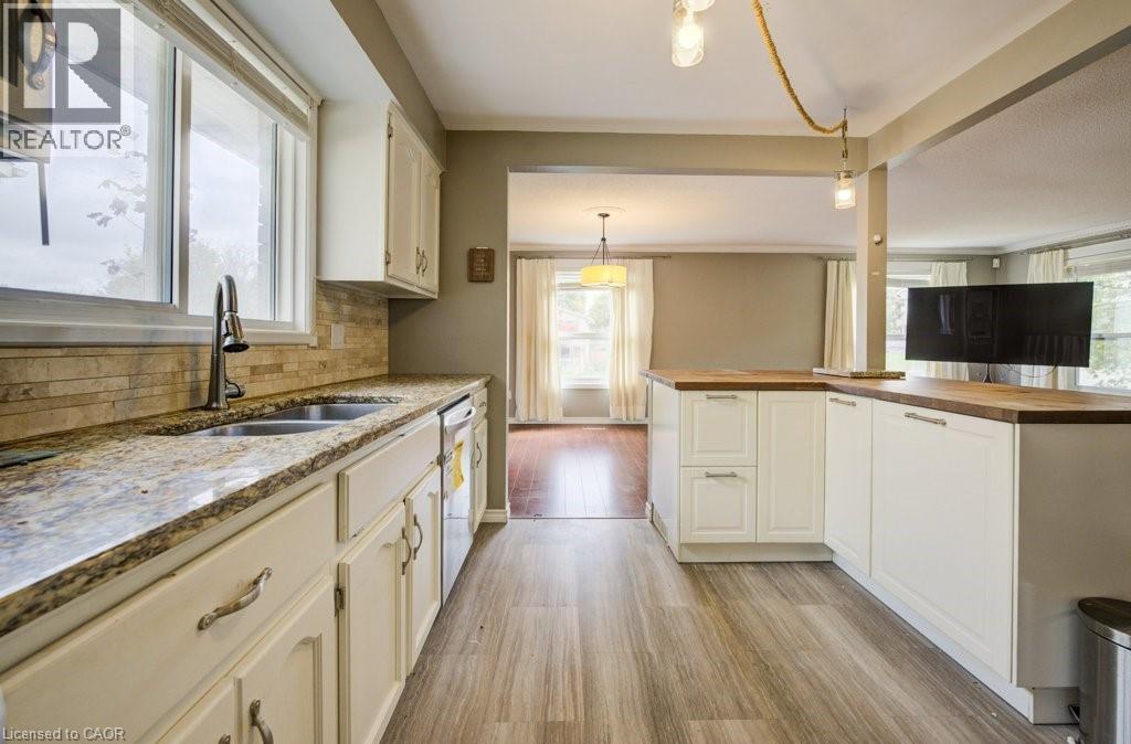 7 Folkstone Crescent, Kitchener, Ontario  N2E 2Y9 - Photo 17 - 40777813