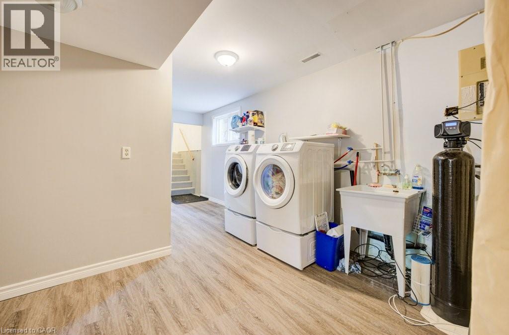 7 Folkstone Crescent, Kitchener, Ontario  N2E 2Y9 - Photo 28 - 40777813