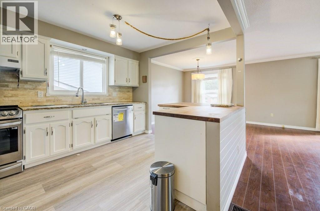 7 Folkstone Crescent, Kitchener, Ontario  N2E 2Y9 - Photo 18 - 40777813