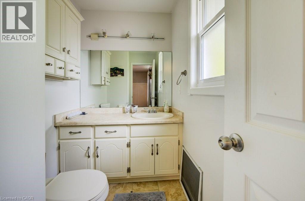 7 Folkstone Crescent, Kitchener, Ontario  N2E 2Y9 - Photo 27 - 40777813