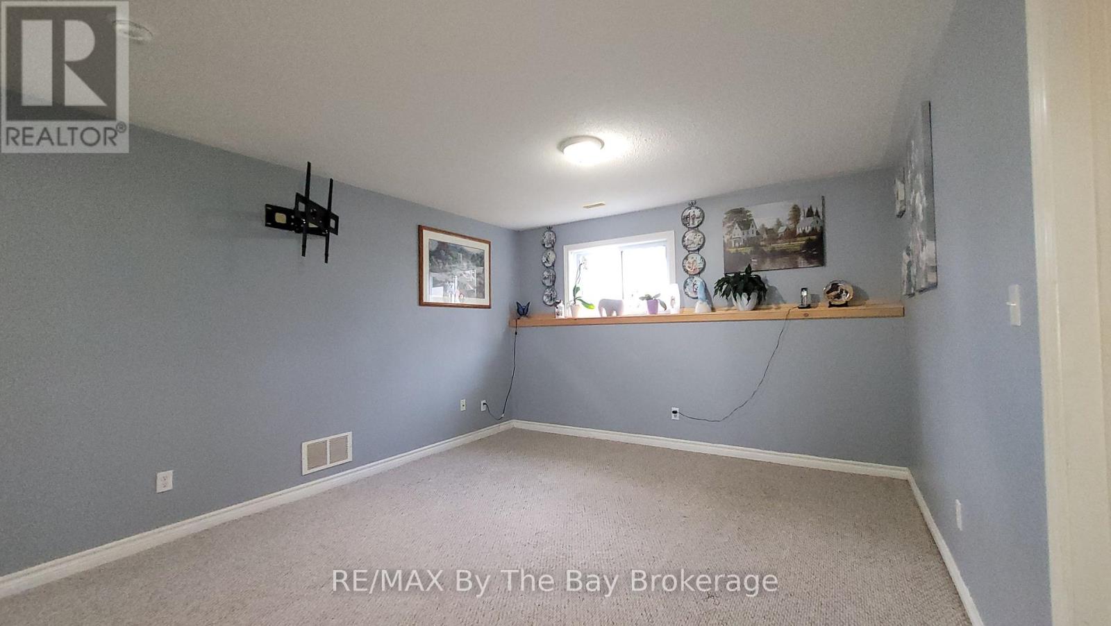 36a Meadowlark Boulevard, Wasaga Beach, Ontario L9Z 3B2 - Photo 21 - S12550032