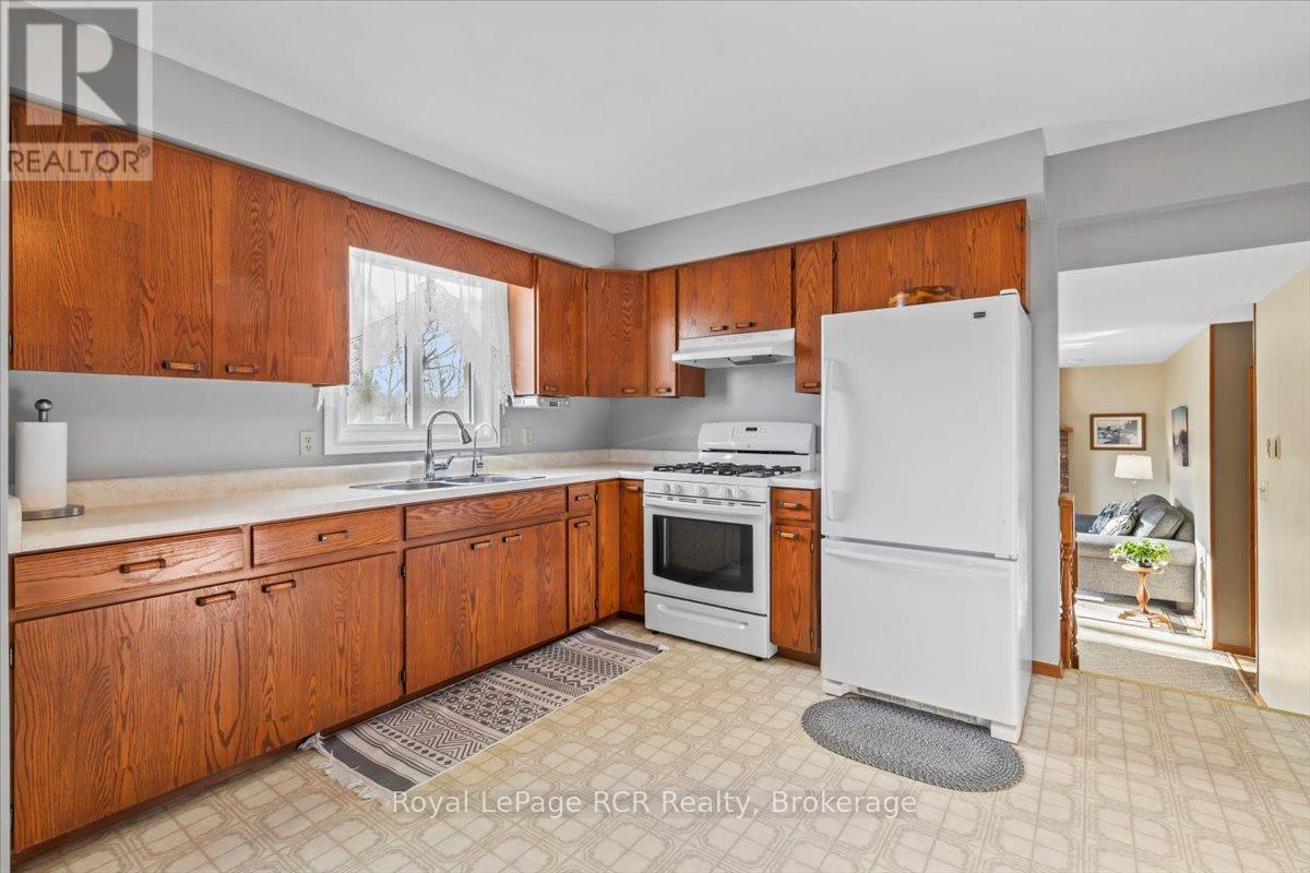 485 2nd A Street, Hanover, Ontario N4N 3P4 - Photo 10 - X12550020