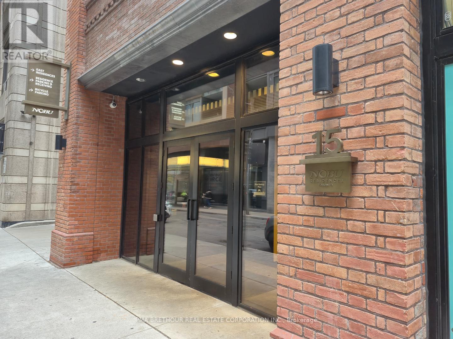 1001 - 15 MERCER STREET, Toronto, Ontario