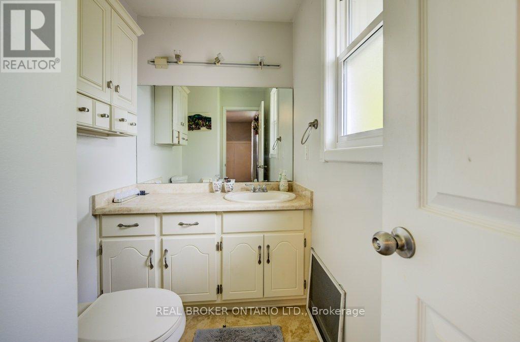 7 Folkstone Crescent, Kitchener, Ontario  N2E 2Y9 - Photo 27 - X12469465