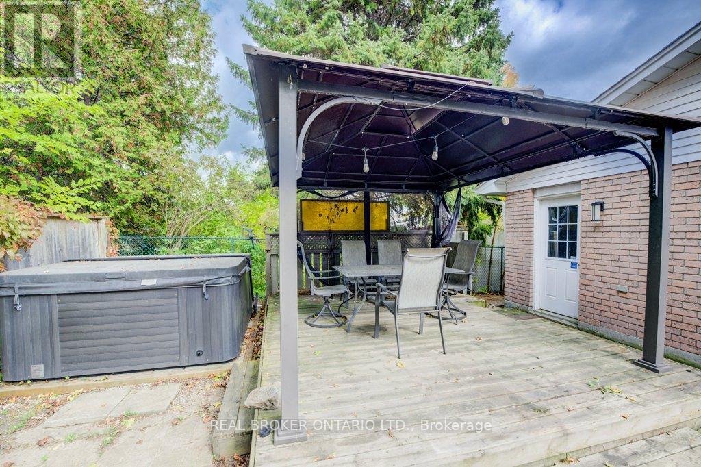 7 Folkstone Crescent, Kitchener, Ontario  N2E 2Y9 - Photo 38 - X12469465