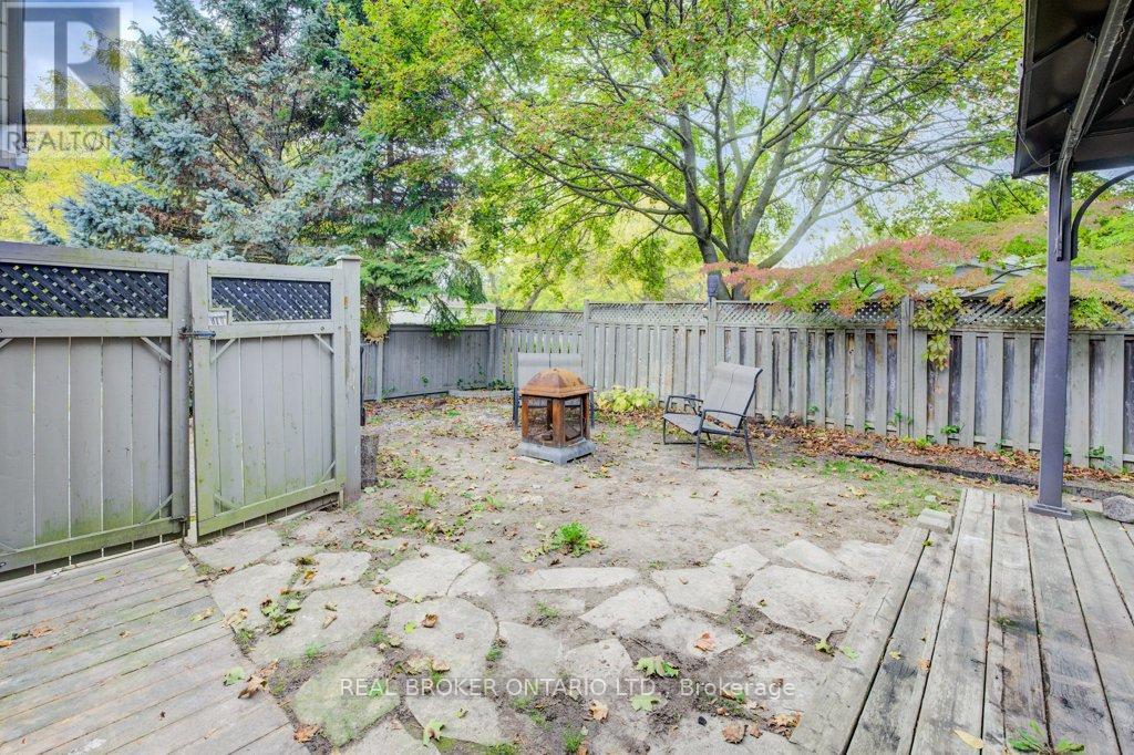 7 Folkstone Crescent, Kitchener, Ontario  N2E 2Y9 - Photo 43 - X12469465