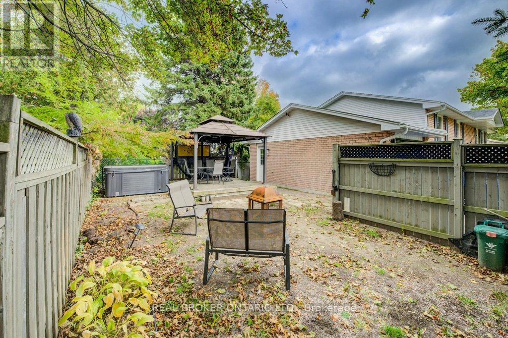 7 Folkstone Crescent, Kitchener, Ontario  N2E 2Y9 - Photo 44 - X12469465