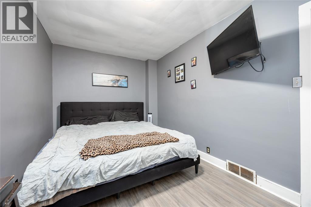 856 Devine Street, Sarnia, Ontario  N7S 1X5 - Photo 12 - 25028907