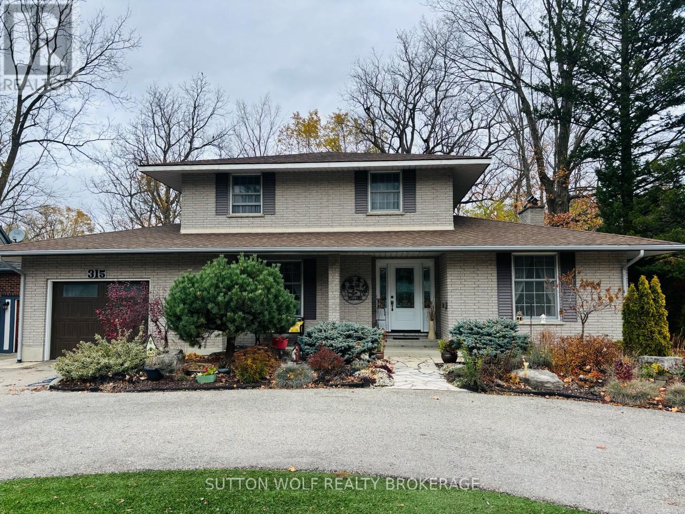 315 CARADOC STREET N, Strathroy-Caradoc, Ontario