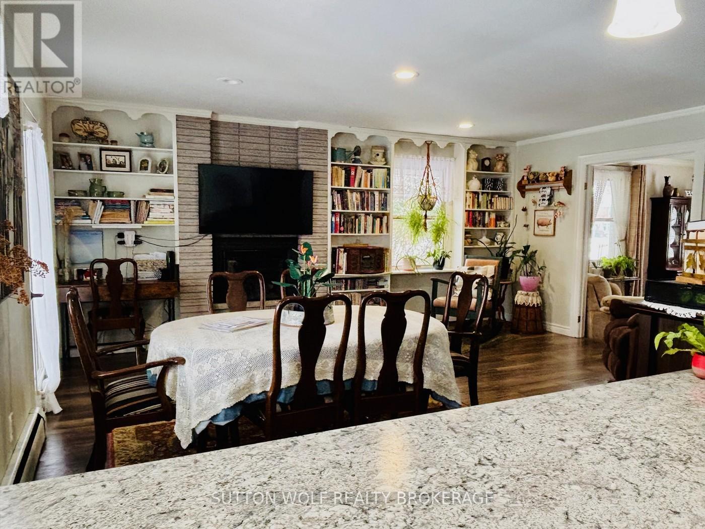 315 Caradoc Street N, Strathroy-Caradoc, Ontario N7G 2N1 - Photo 12 - X12550042