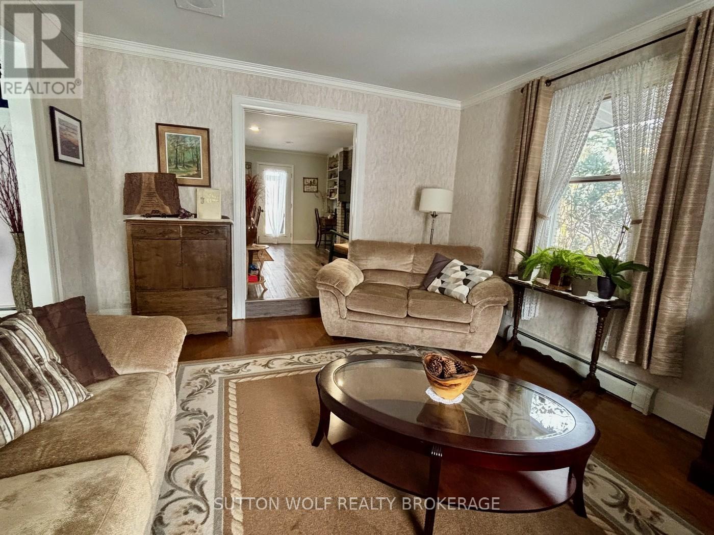 315 Caradoc Street N, Strathroy-Caradoc, Ontario N7G 2N1 - Photo 6 - X12550042