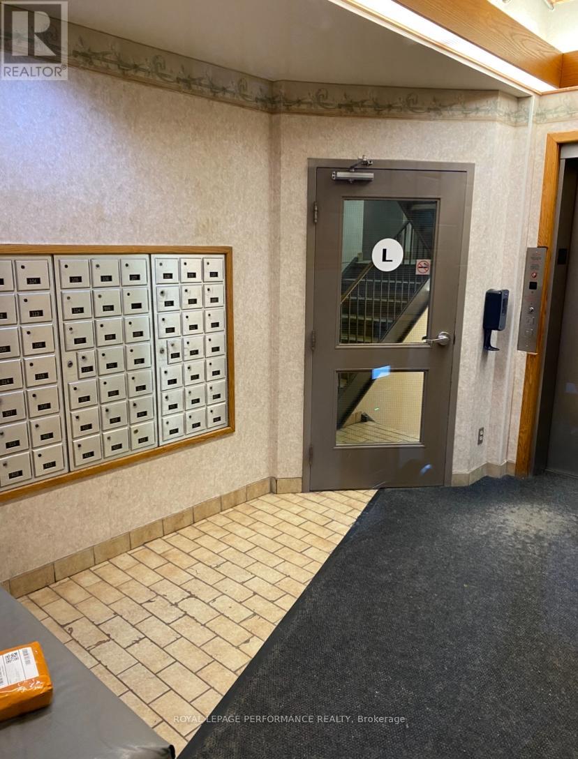 112 - 6470 Bilberry Drive, Ottawa, Ontario  K1C 4P1 - Photo 3 - X12549994