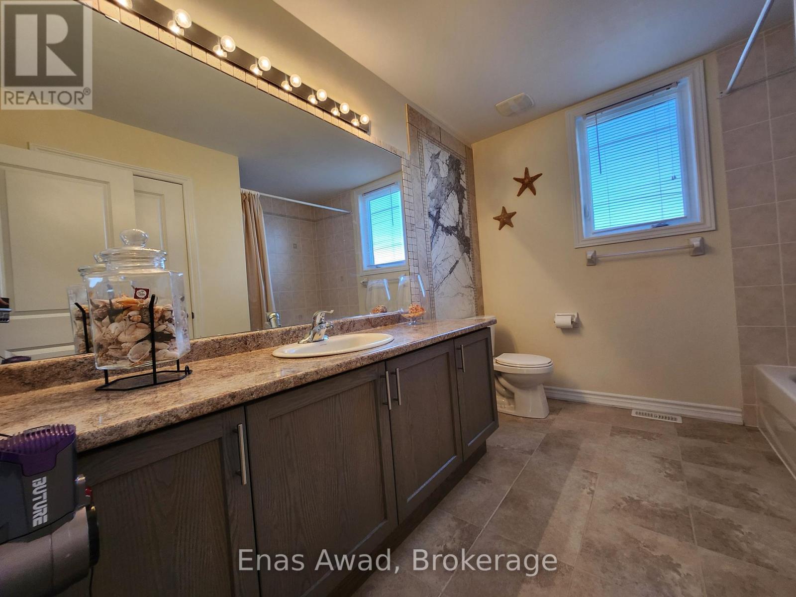 121 Allegra Drive, Wasaga Beach, Ontario  L9Z 0H5 - Photo 14 - S12550022