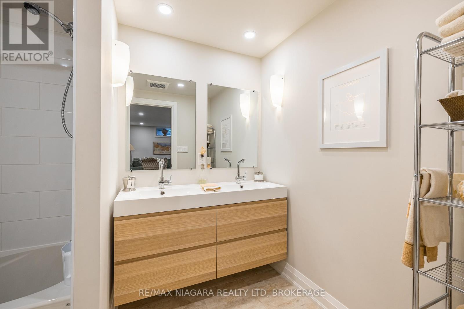 21 - 141 Welland Vale Road, St. Catharines, Ontario  L2S 3S7 - Photo 19 - X12550036