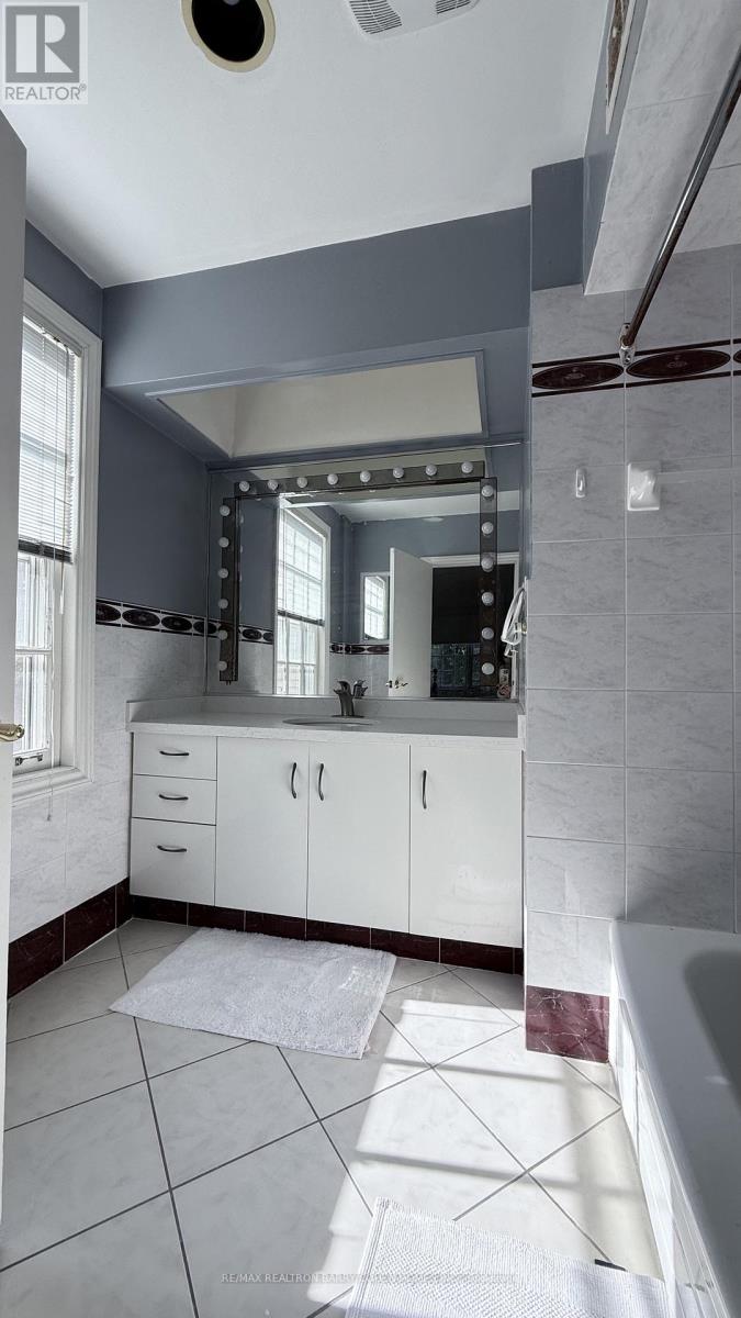 37 Wilket Road, Toronto, Ontario  M2L 1N9 - Photo 16 - C12550010