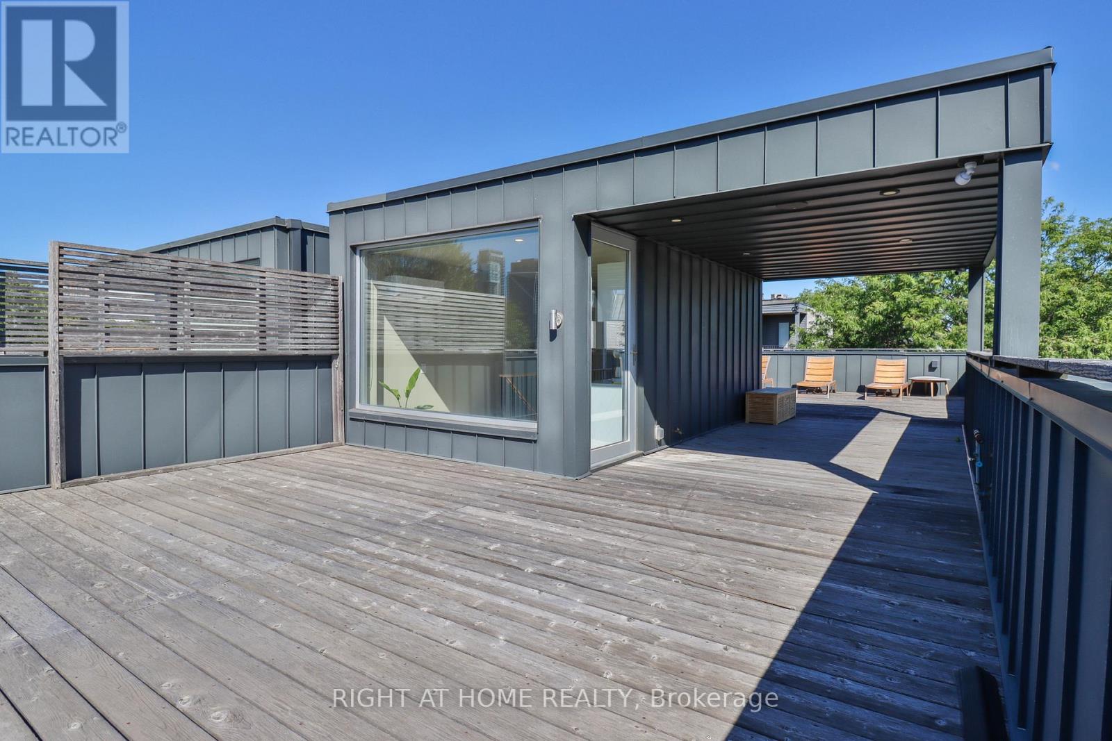 18 Mitchell Avenue, Toronto, Ontario  M6J 1B9 - Photo 15 - C12550016