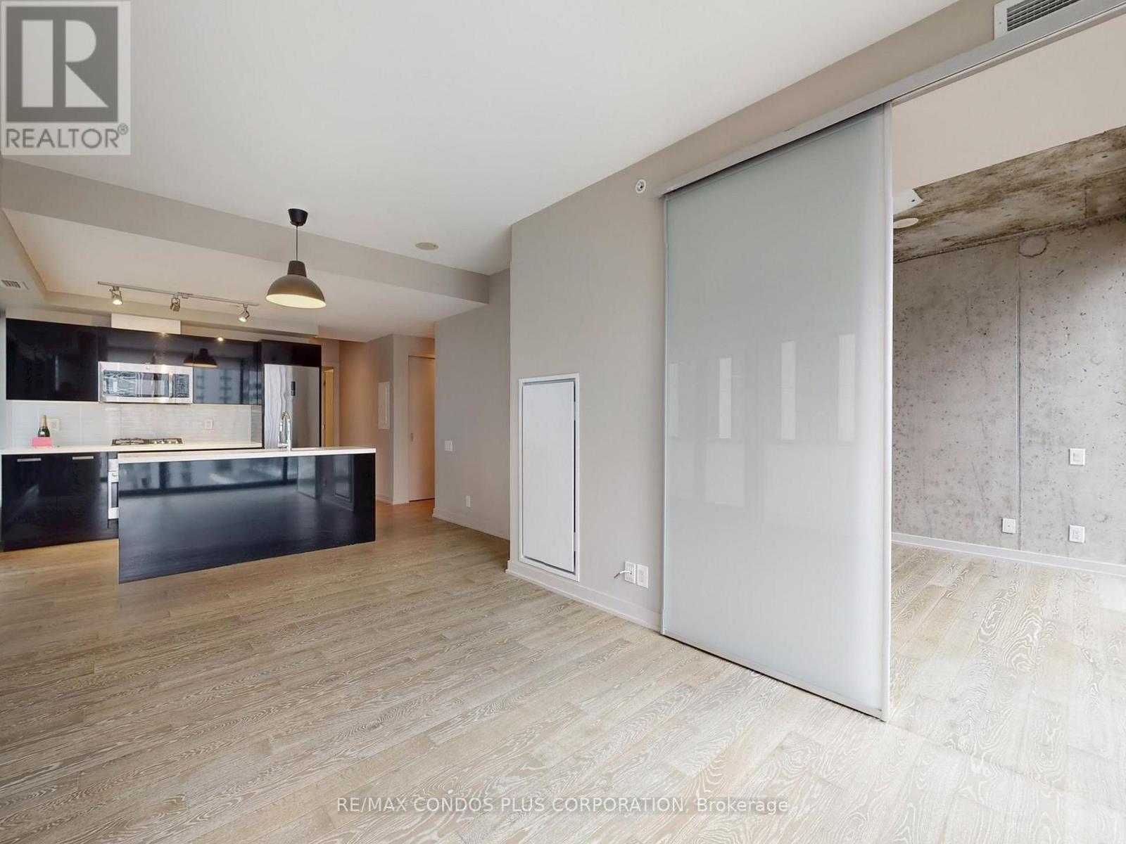 1807 - 11 Charlotte Street, Toronto, Ontario  M5V 0M6 - Photo 11 - C12550044