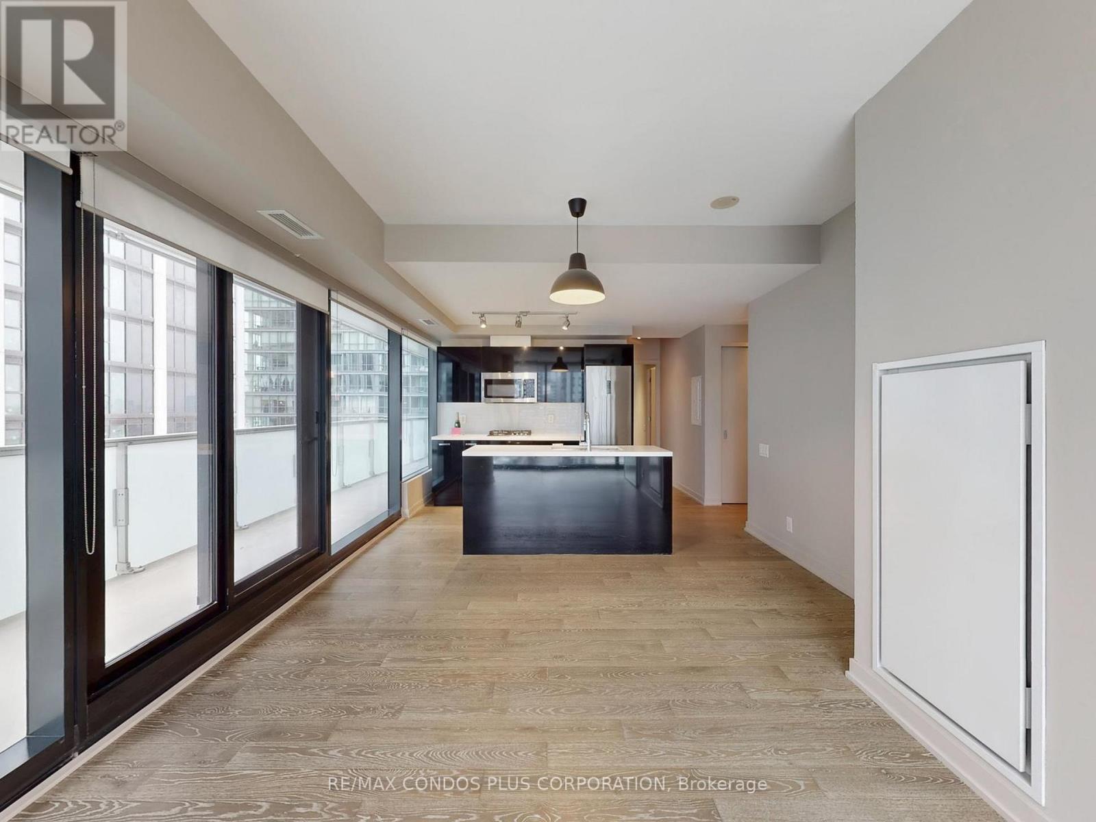 1807 - 11 Charlotte Street, Toronto, Ontario  M5V 0M6 - Photo 12 - C12550044