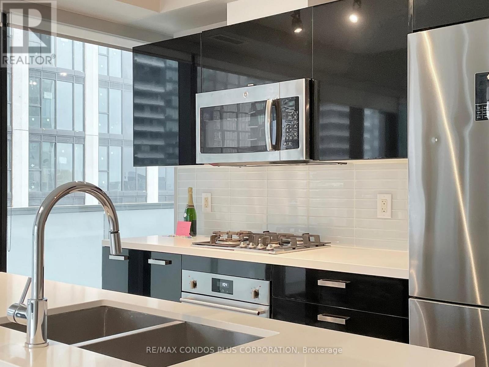 1807 - 11 Charlotte Street, Toronto, Ontario  M5V 0M6 - Photo 18 - C12550044