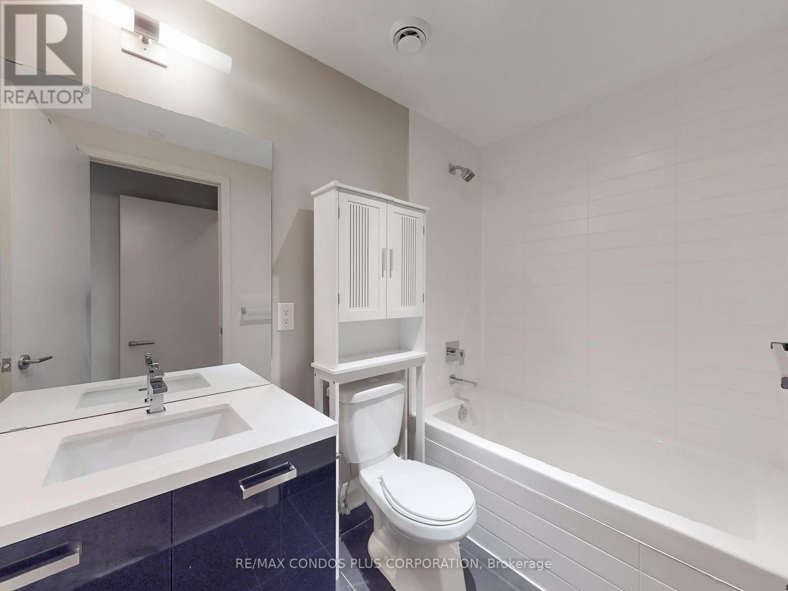 1807 - 11 Charlotte Street, Toronto, Ontario  M5V 0M6 - Photo 28 - C12550044