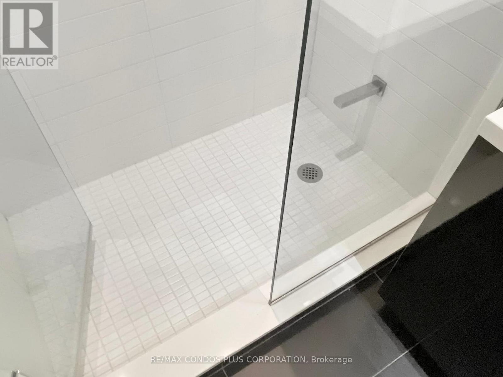 1807 - 11 Charlotte Street, Toronto, Ontario  M5V 0M6 - Photo 30 - C12550044