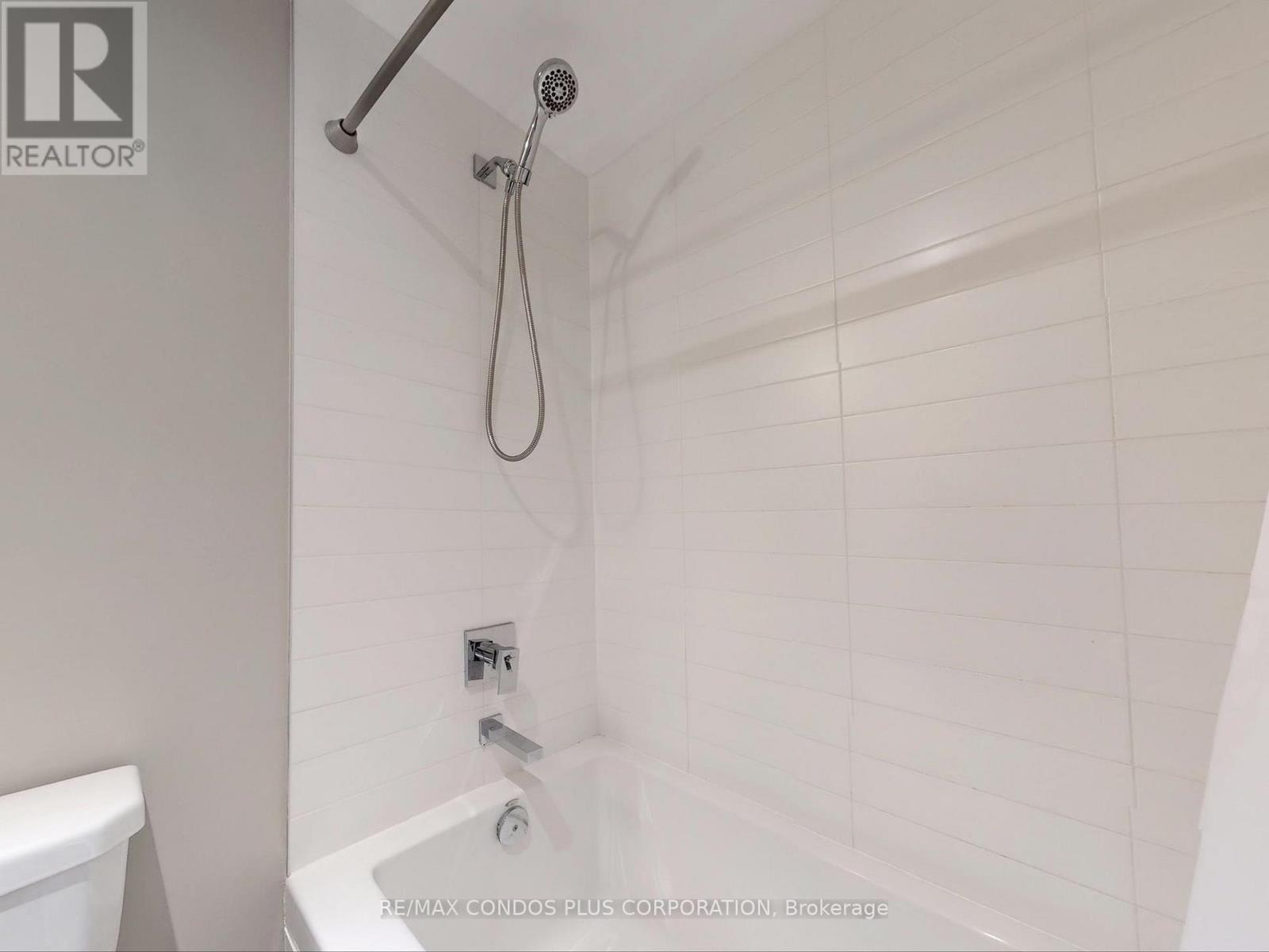 1807 - 11 Charlotte Street, Toronto, Ontario  M5V 0M6 - Photo 40 - C12550044