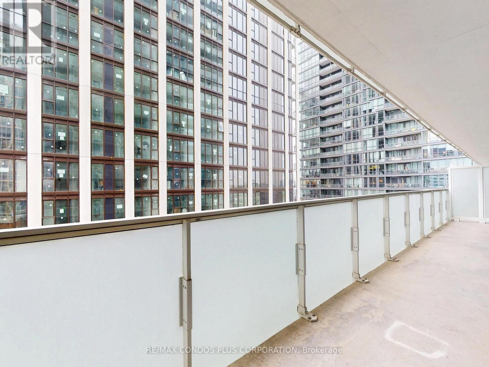 1807 - 11 Charlotte Street, Toronto, Ontario  M5V 0M6 - Photo 43 - C12550044