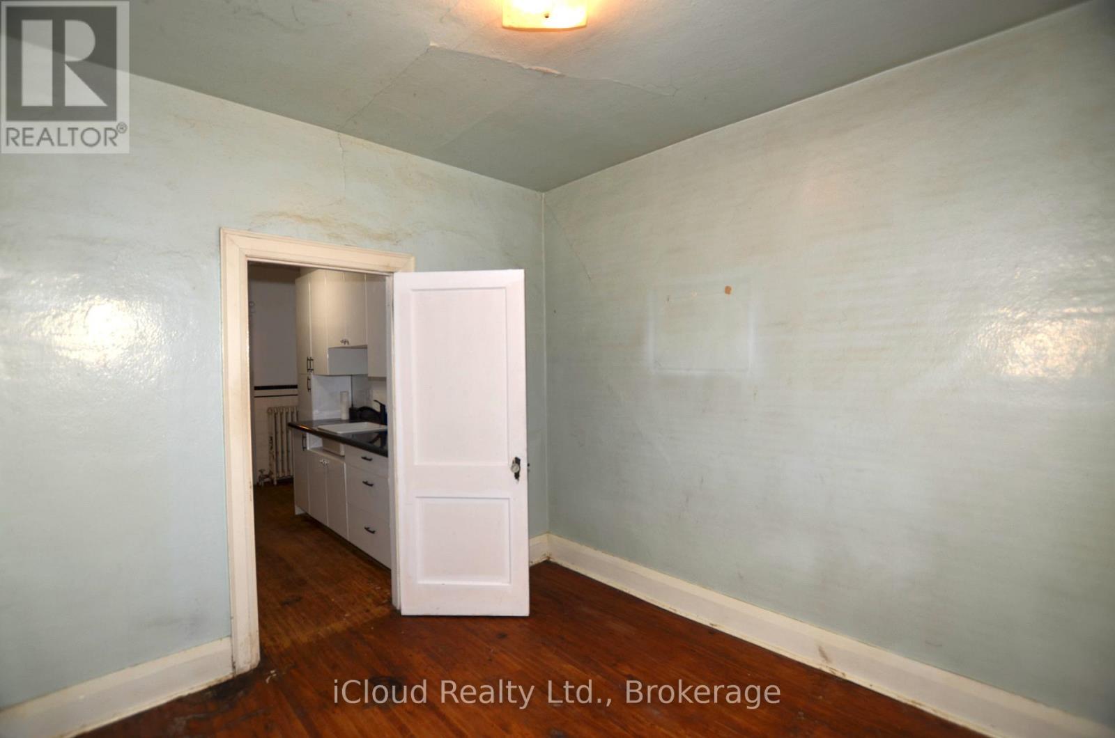 63 Ulster Street, Toronto, Ontario  M5S 1E6 - Photo 20 - C12550048