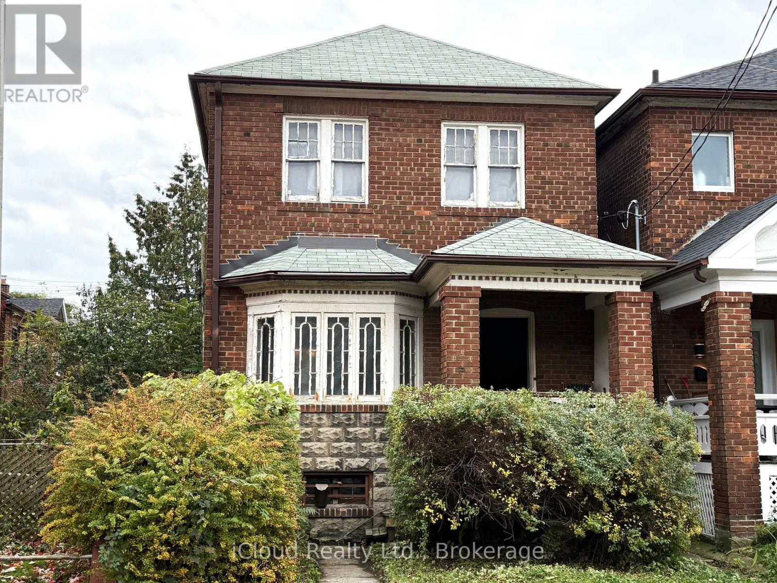 63 Ulster Street, Toronto, Ontario  M5S 1E6 - Photo 3 - C12550048