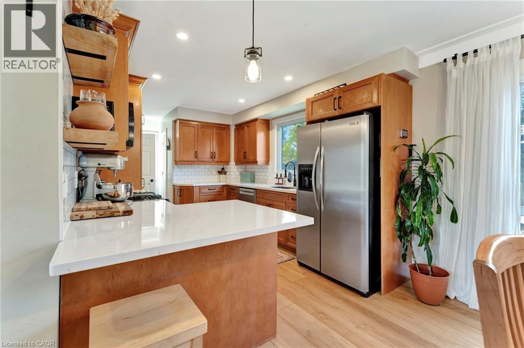 8 Grenoble Road, Hamilton, Ontario  L9C 6K6 - Photo 4 - 40787918