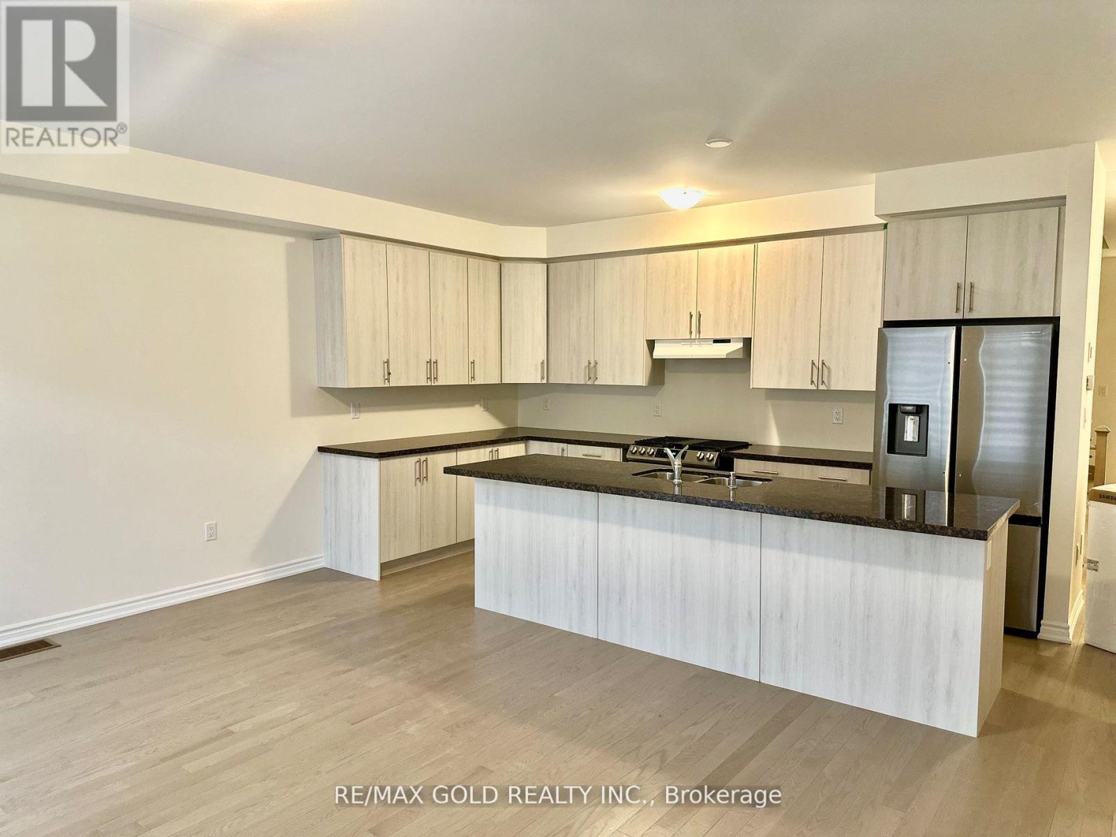 49 Singhampton Road, Vaughan, Ontario  L4H 5J7 - Photo 5 - N12550006