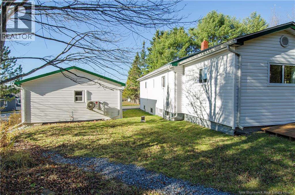 74 Vincent Road, Quispamsis, New Brunswick  E2E 1V4 - Photo 2 - NB129949