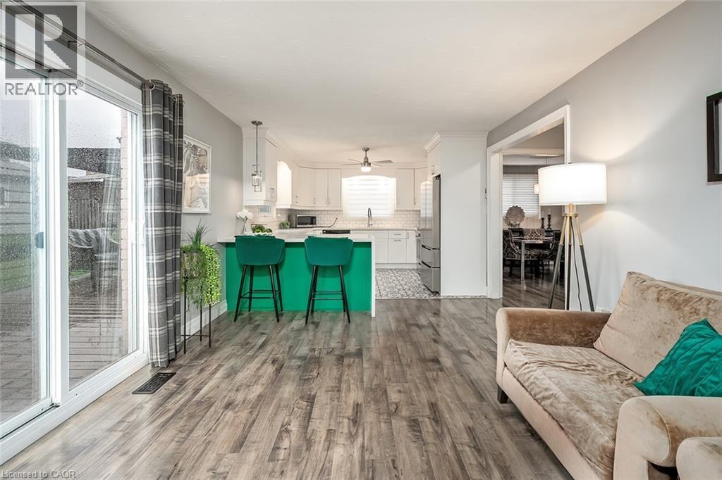 383 East 24th Street, Hamilton, Ontario L8V 4W8 - Photo 12 - 40788150