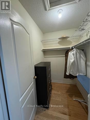 866 Khan Crescent, Mississauga, Ontario  L5V 2R4 - Photo 14 - W12550000