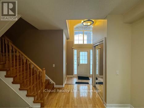 866 Khan Crescent, Mississauga, Ontario  L5V 2R4 - Photo 4 - W12550000