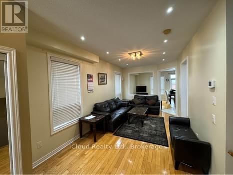 866 Khan Crescent, Mississauga, Ontario  L5V 2R4 - Photo 5 - W12550000