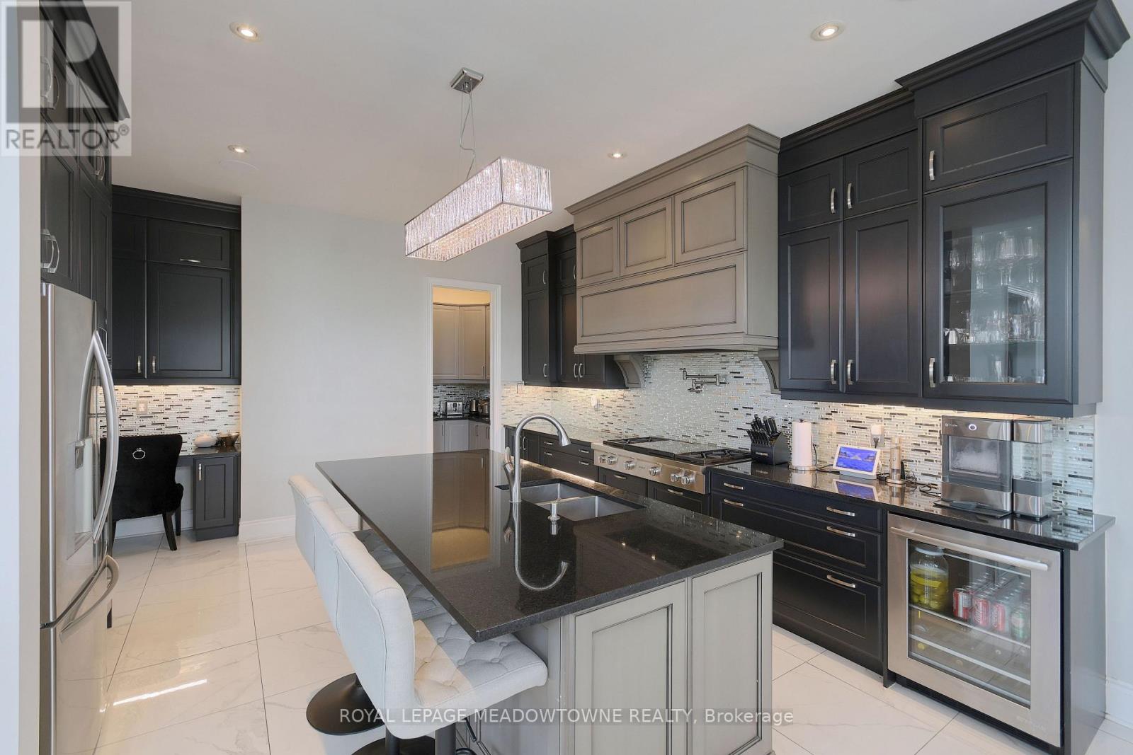 1 Royal West Drive, Brampton, Ontario  L6X 2X3 - Photo 12 - W12550004