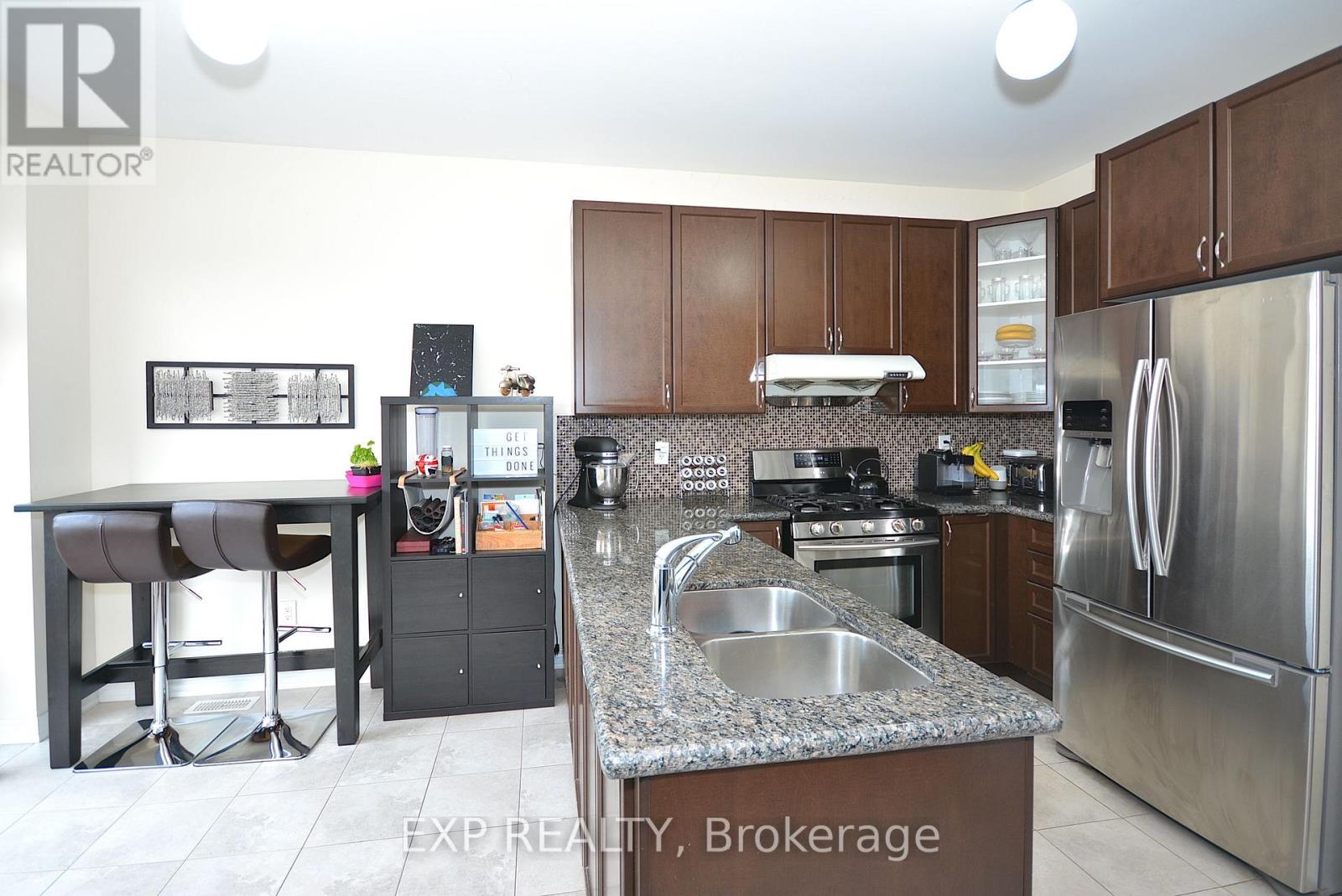 2105 Falling Green Drive, Oakville, Ontario  L6M 0G1 - Photo 10 - W12550024