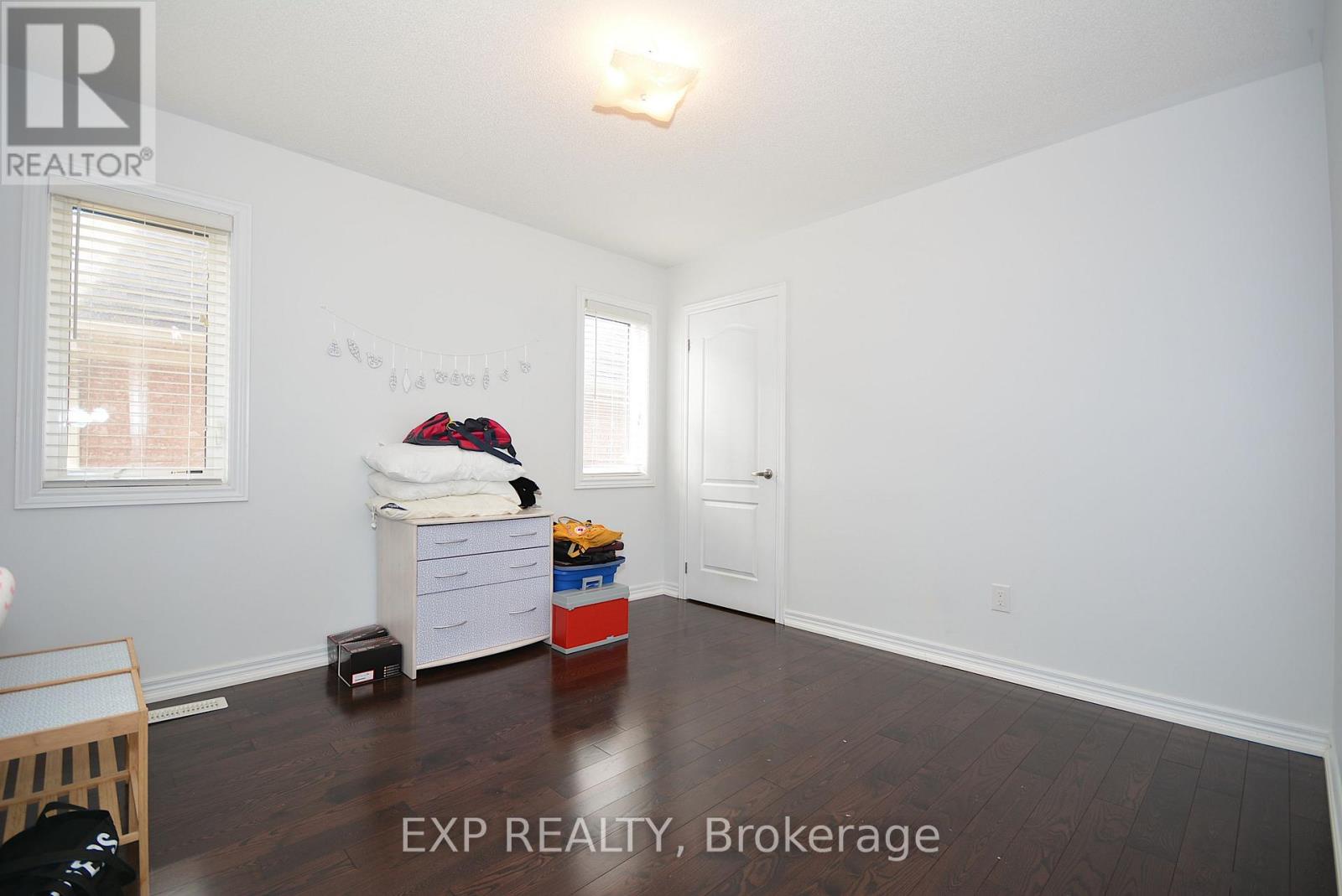 2105 Falling Green Drive, Oakville, Ontario  L6M 0G1 - Photo 18 - W12550024