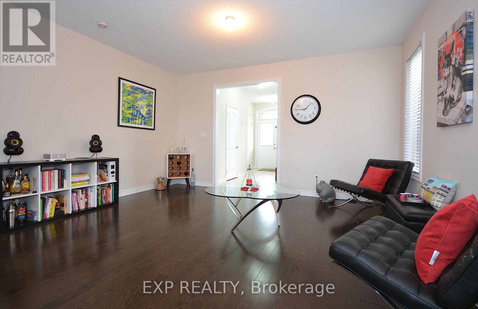 2105 Falling Green Drive, Oakville, Ontario  L6M 0G1 - Photo 4 - W12550024