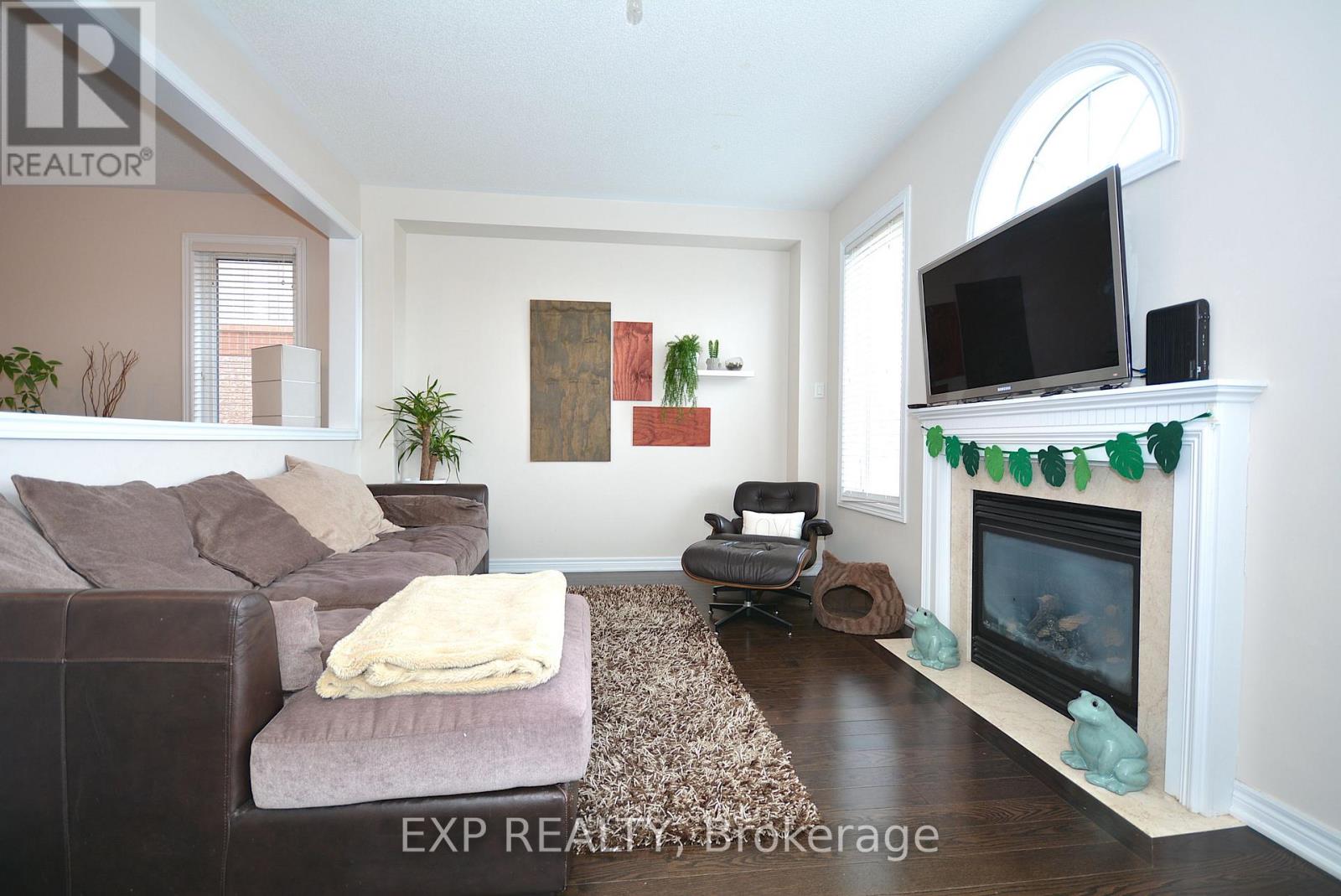 2105 Falling Green Drive, Oakville, Ontario  L6M 0G1 - Photo 9 - W12550024