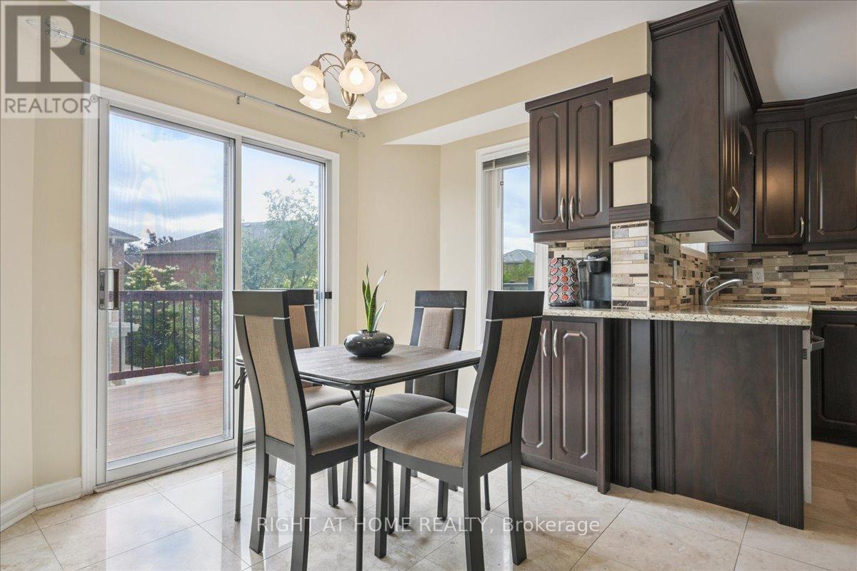 Upper - 5322 Lismic Boulevard, Mississauga, Ontario  L5V 1P5 - Photo 21 - W12550056