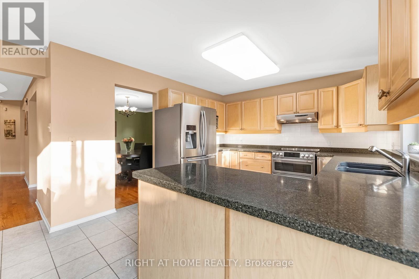 6196 Ravine Way, Ottawa, Ontario  K1C 2W4 - Photo 12 - X12550102