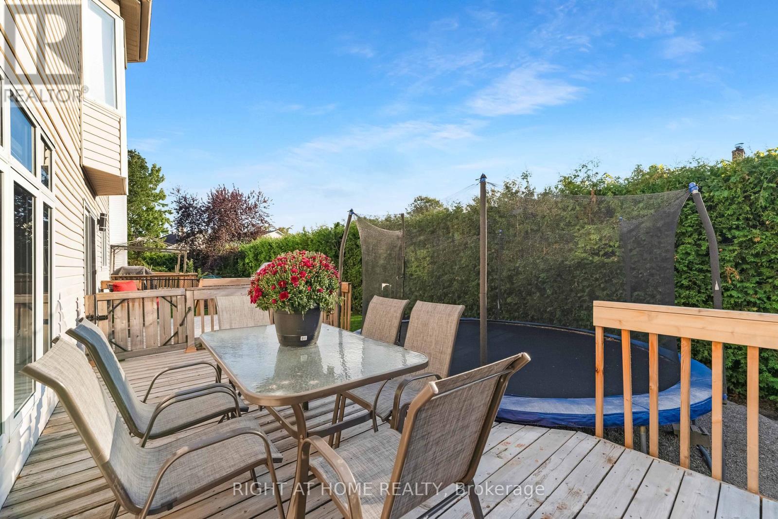 6196 Ravine Way, Ottawa, Ontario  K1C 2W4 - Photo 3 - X12550102