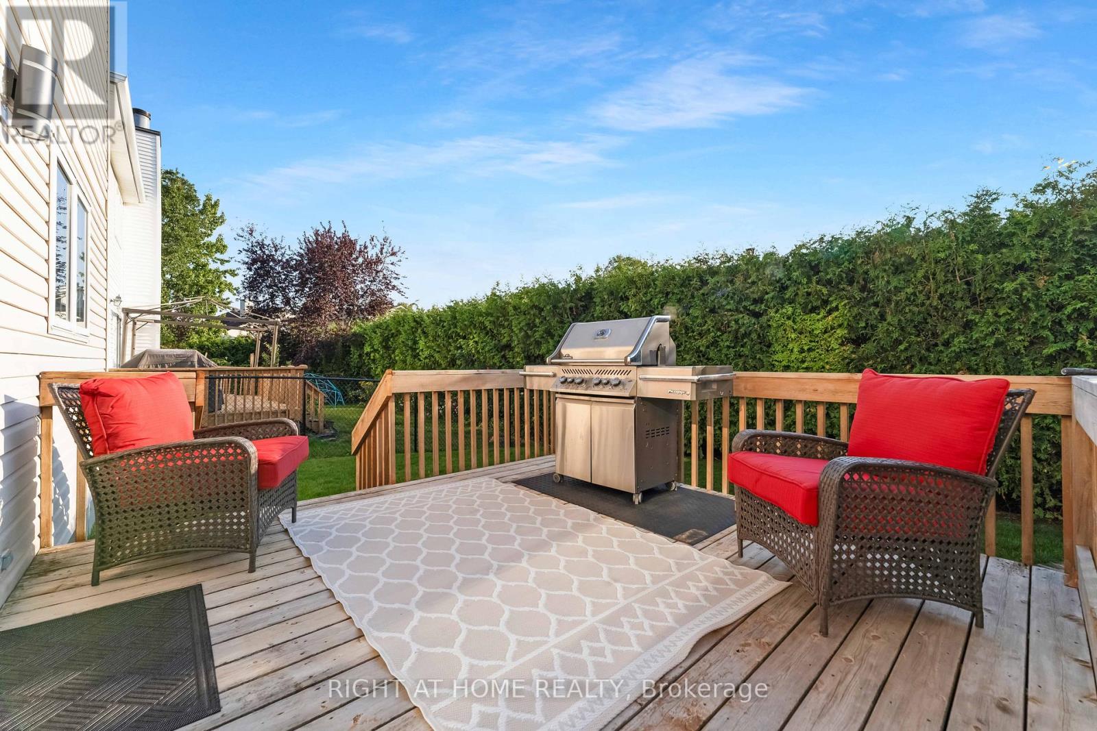 6196 Ravine Way, Ottawa, Ontario  K1C 2W4 - Photo 4 - X12550102