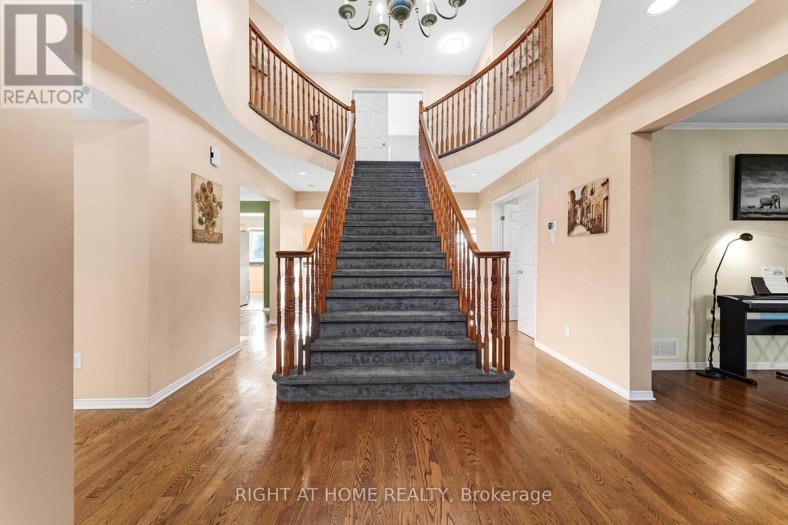 6196 Ravine Way, Ottawa, Ontario  K1C 2W4 - Photo 5 - X12550102